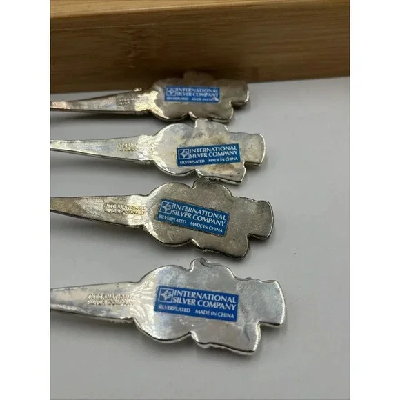 4 Snowman Silverplated hors d’oeuvre Forks By International Silver Co. 5 1/2” - Picture 8 of 9